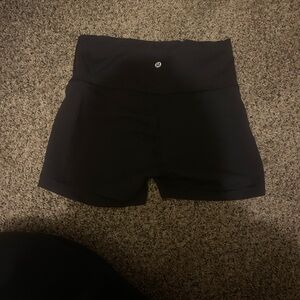 Lululemon Wunder Train shorts